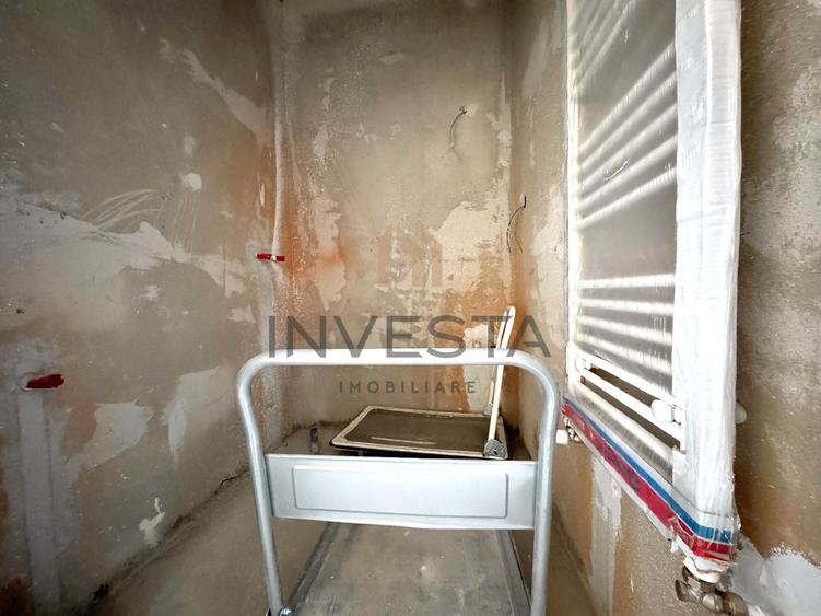 Apartament cu 3 camere semidecomandat în Florești