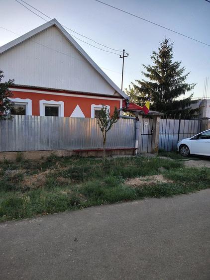 Casă cu 3 camere cu Teren 1400 Mp în Sânnicolau Român