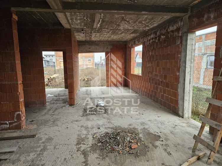 Duplex cu 8 camere cu Canalizare în Exterior Nord