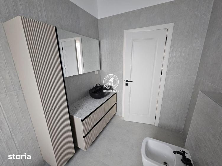 Casă cu 5 camere cu Teren 560 Mp în Rediu