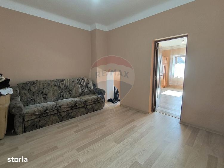 Casă cu 2 camere cu Teren 913 Mp în Central