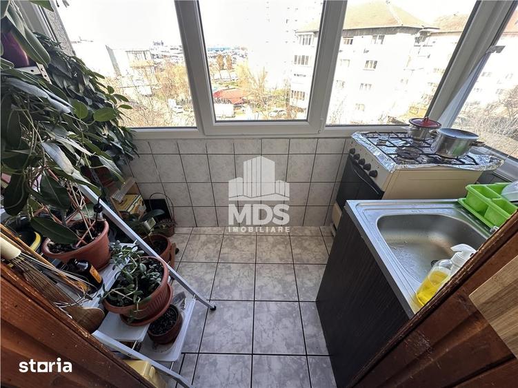 Apartament cu 3 camere decomandat, mobilat în Steaua