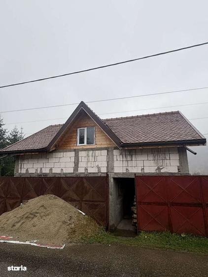 Casă cu 4 camere în Cetățeni