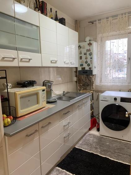 Apartament cu 2 camere decomandat, mobilat în Exterior Est