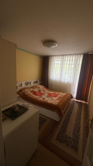 Apartament cu 3 camere semidecomandat în Ozana