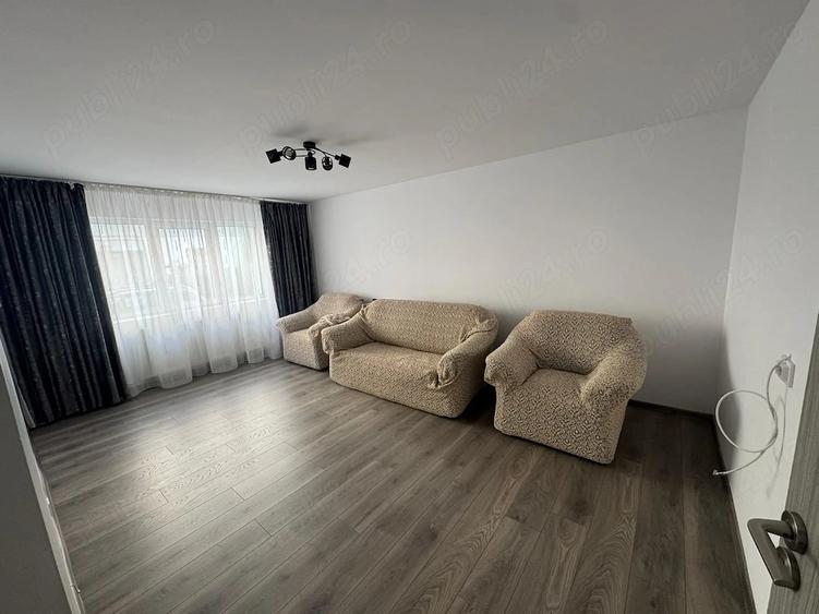 Apartament cu 3 camere decomandat în Central
