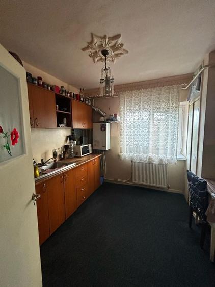 Apartament cu 3 camere decomandat în Răcătău-Răzeși