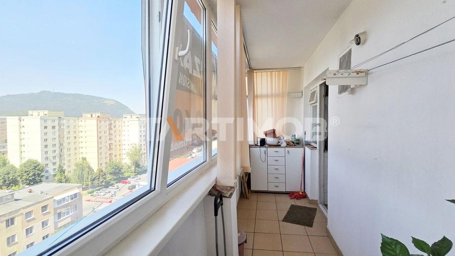Apartament cu 3 camere decomandat în Calea București
