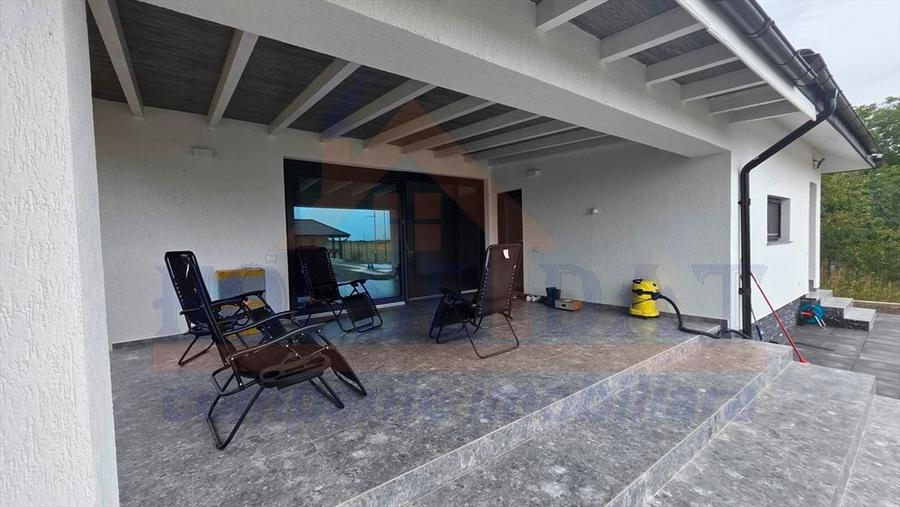 Casă cu 3 camere cu Teren 1400 Mp în Butimanu