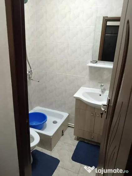 Garsonieră decomandată în Micro 21