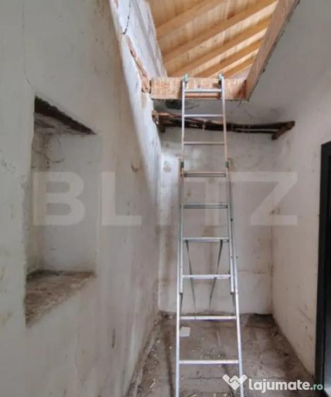 Casă cu 4 camere cu Teren 1360 Mp în Iris