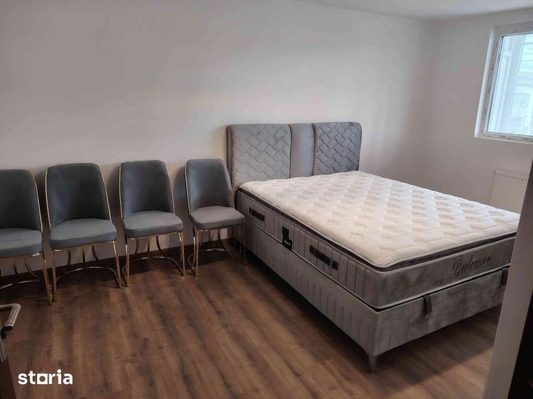 Apartament cu 4 camere decomandat în Central