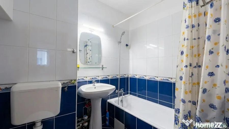Apartament cu 3 camere semidecomandat în Grivița