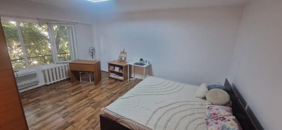 Garsonieră decomandată, mobilată în Calea Călărașilor