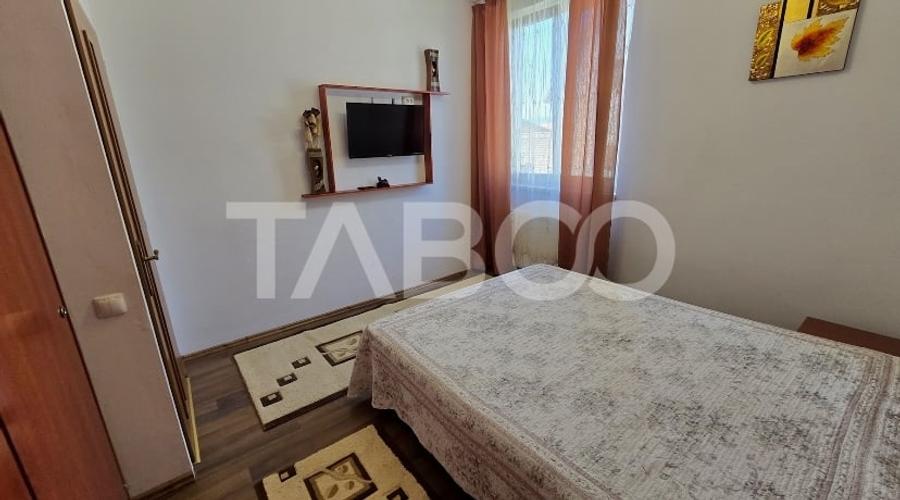 Apartament cu 3 camere decomandat, mobilat în Turnișor
