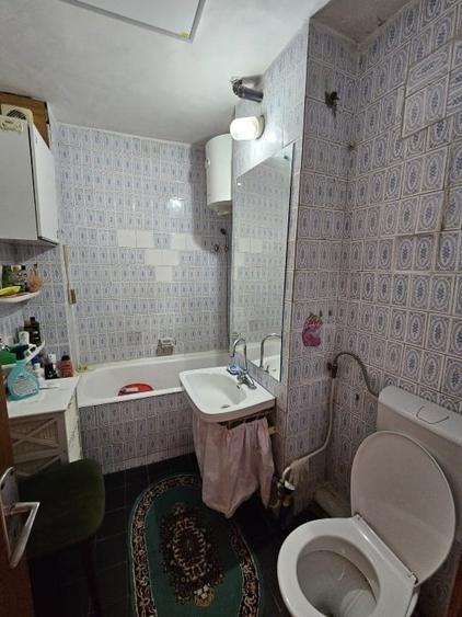 Apartament cu 4 camere decomandat, mobilat în Central