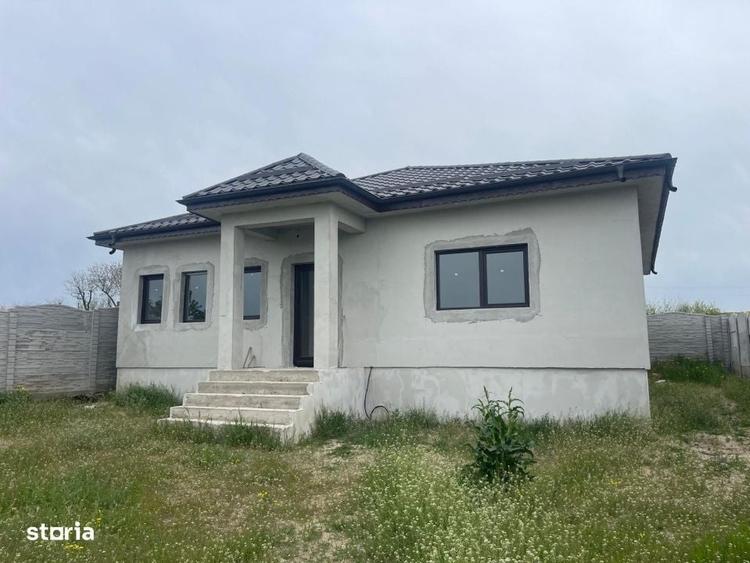 Casă cu 3 camere în Preajba