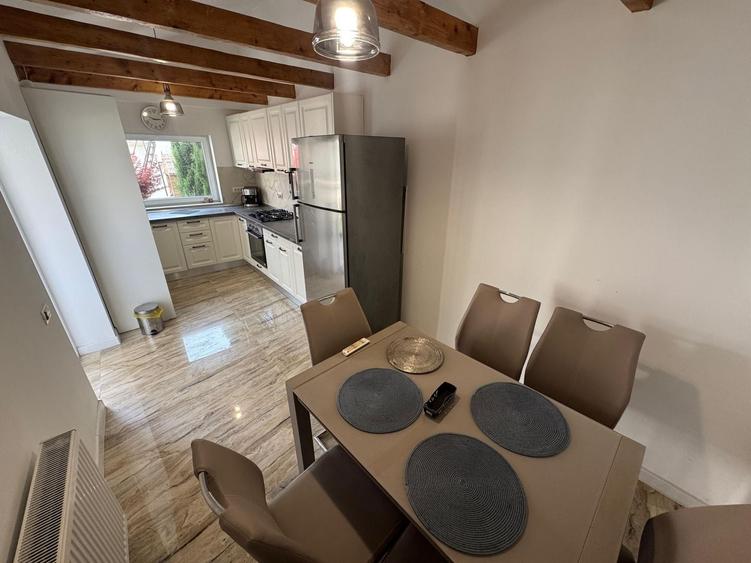 Casă individuală cu 4 camere cu Canalizare în Casa de Cultură