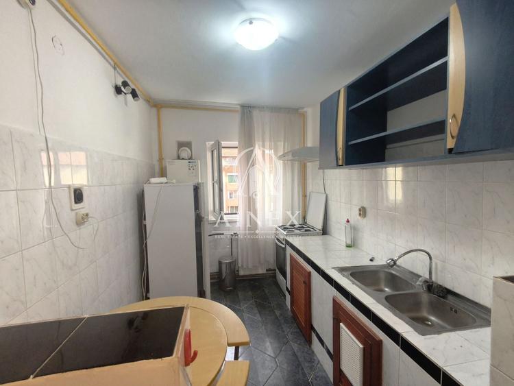 Apartament cu 2 camere decomandat în Girocului