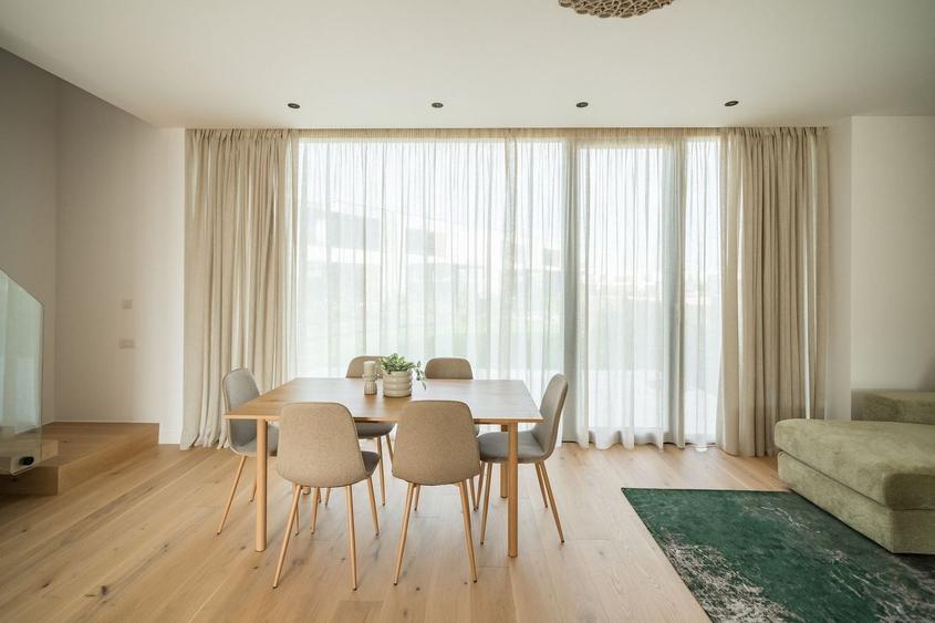 Duplex cu 4 camere cu Piscina în Tunari