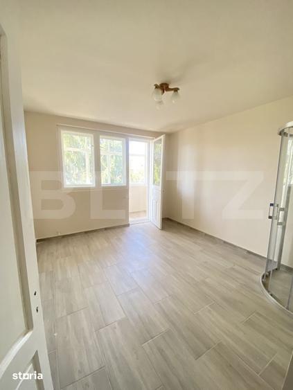 Apartament cu 8 camere decomandat în Lunca