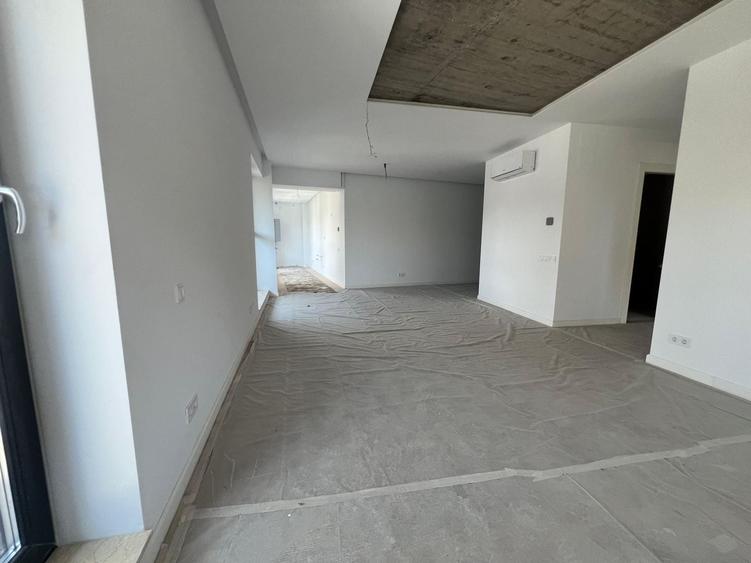 Apartament cu 3 camere semidecomandat în Pache Protopopescu