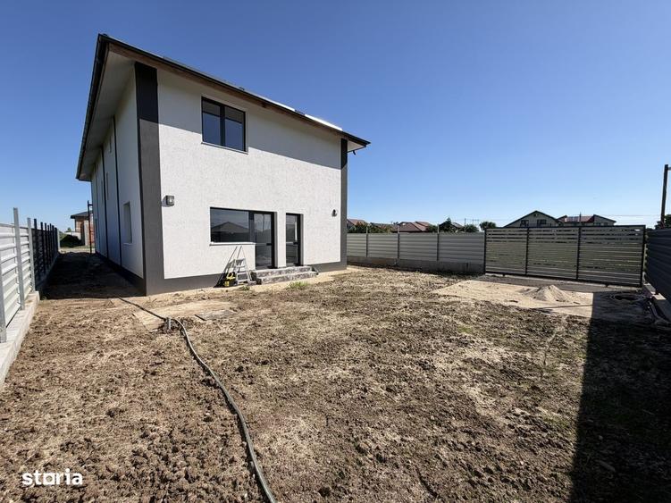 Casă cu 4 camere cu Teren 260 Mp în Clinceni