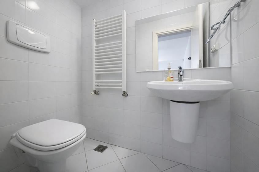 Apartament cu 3 camere decomandat, mobilat în Aviatorilor