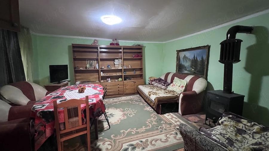 Casă cu 4 camere cu Teren 2921 Mp în Olteni