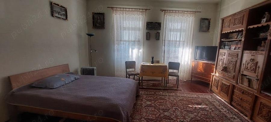 Casă cu 5 camere cu Teren 2500 Mp în Bod