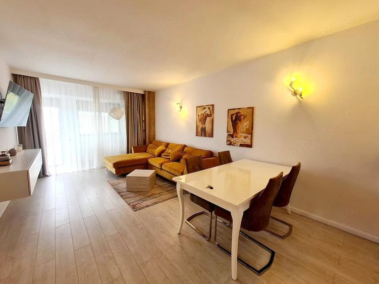 Apartament cu 3 camere decomandat în Căzănești (Râmnicu Vâlcea)