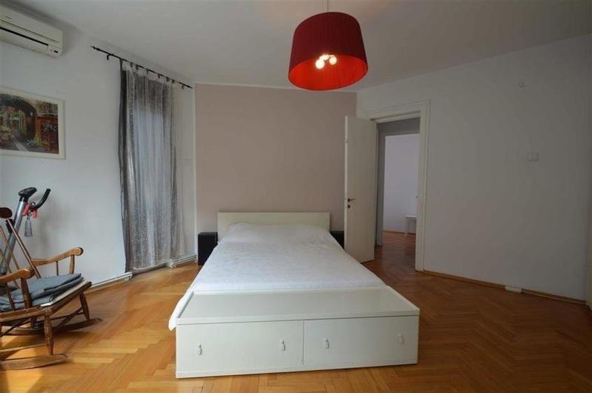 Apartament cu 5 camere decomandat, mobilat în Magheru