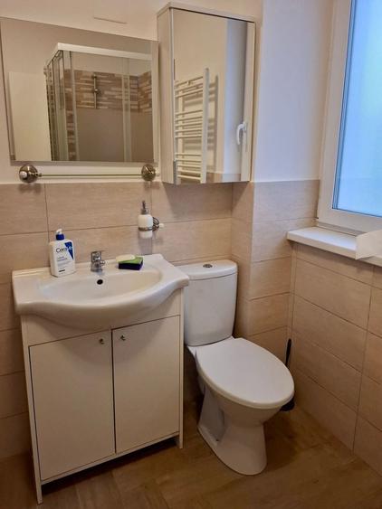 Apartament cu 3 camere decomandat, mobilat în Soarelui