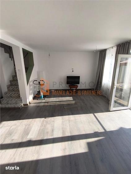 Casă cu 5 camere decomandat cu Teren 1350 Mp în Vintilă Vodă