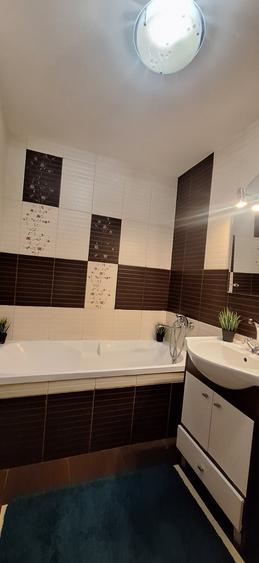 Apartament cu pod amenajat, complet mobilat, pe Strada Florilor - 7