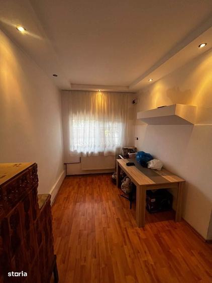Casă cu 4 camere în Priseaca