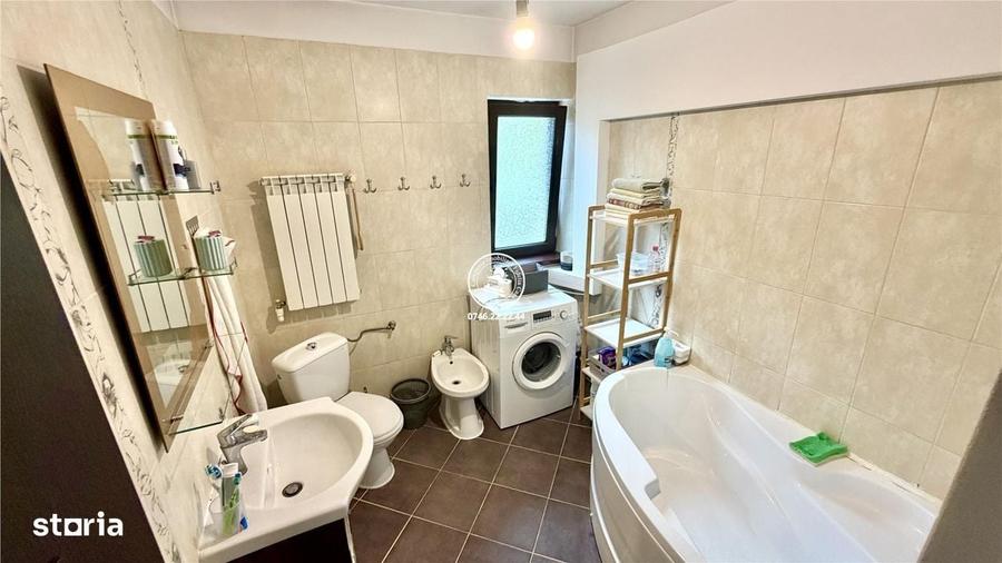 Casă cu 3 camere decomandat în Aroneanu