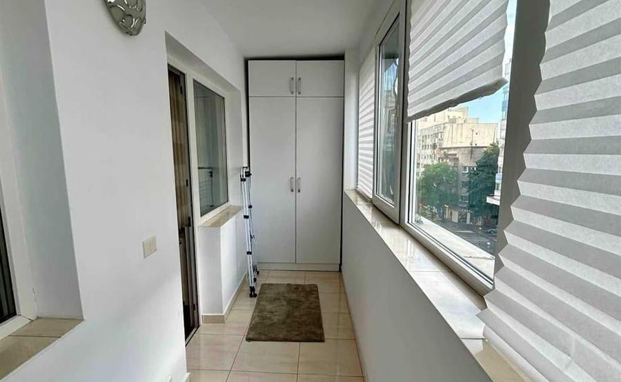 Apartament cu 3 camere decomandat în Dorobanți