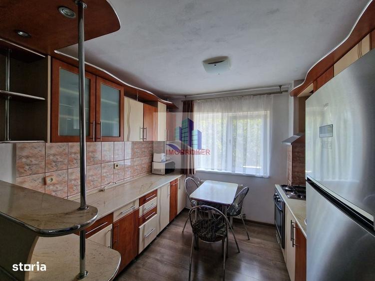 Apartament cu 3 camere decomandat în Rogerius