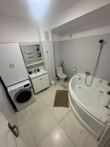Apartament cu 2 camere nedecomandat în Apărătorii Patriei