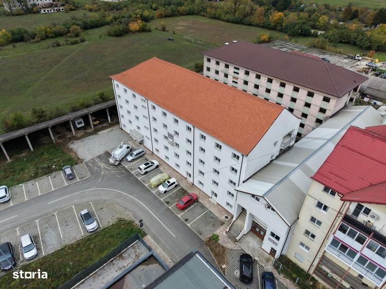 Spațiu comercial, de 310 mp, în Mârșa