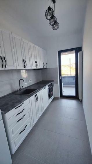 Apartament cu 2 camere decomandat, mobilat în Baza 3