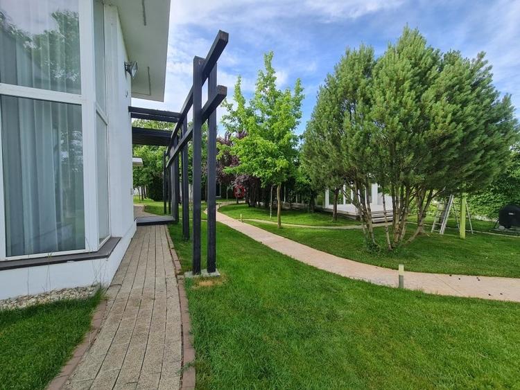 Private Estate lângă București | Vilă, Piscină & Sport Court - 17