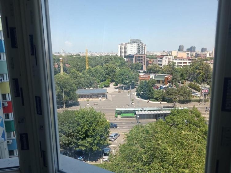 Metrou Brâncoveanu - apartament 2 camere de închiriat – vedere parc - 1