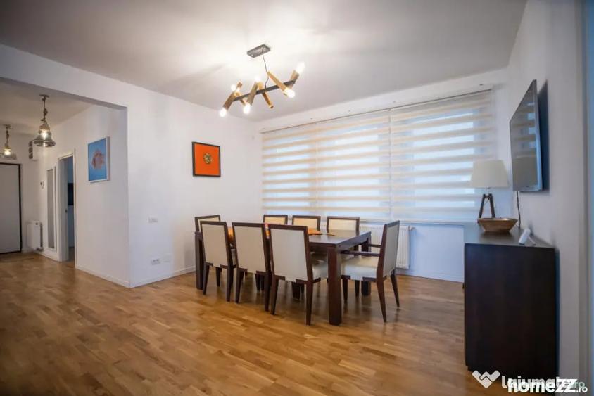 Apartament cu 5 camere decomandat în Central