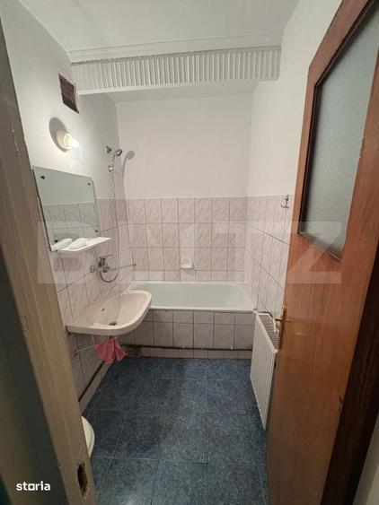 Apartament cu 2 camere semidecomandat în Craiovei