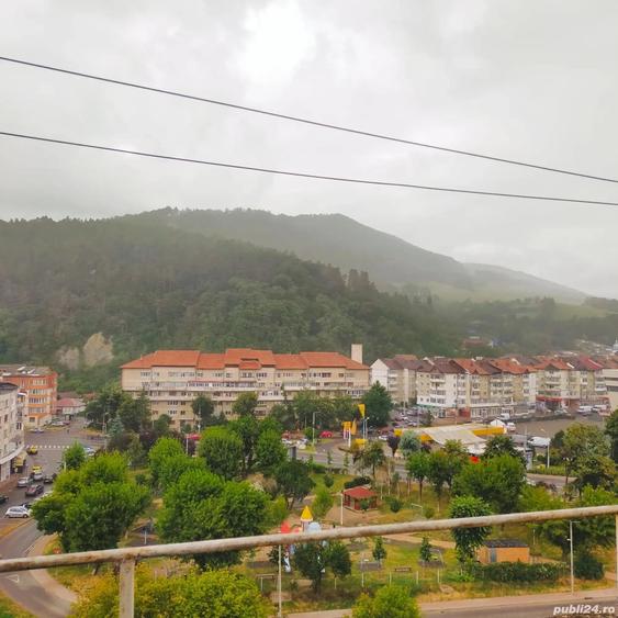 Apartament cu 5 camere decomandat în Central