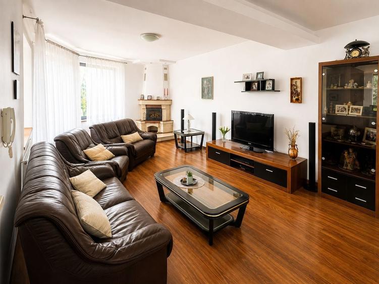 Casă individuală cu 3 camere cu Canalizare în Ultracentral