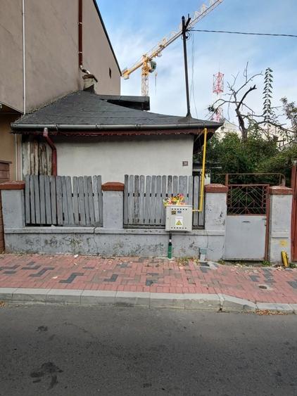 Casă individuală cu 4 camere cu Teren 90 Mp în Mihai Bravu