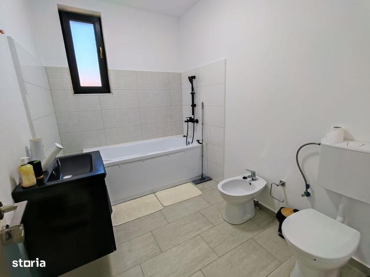 Casă cu 4 camere cu Teren 500 Mp în Agigea